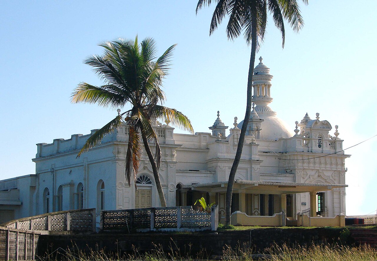 Ketchimalai Mosque on the coast at Beruwala, one of Sri Lanka’s oldest mosques.